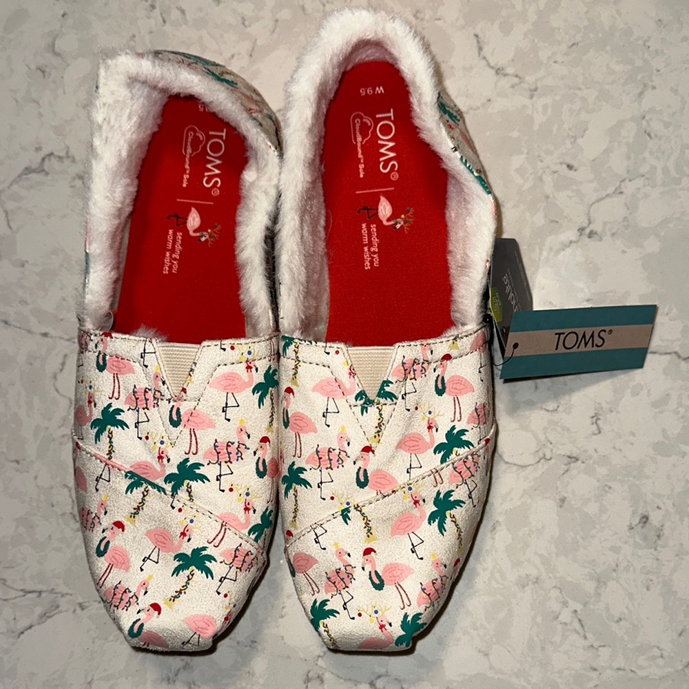 NWT Toms Glow-in-the Dark Christmas Flamingo Slippers - Picture 2 of 9